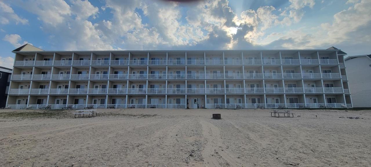 Mackinaw Beach And Bay Inn & Suites Mackinaw City Exteriör bild