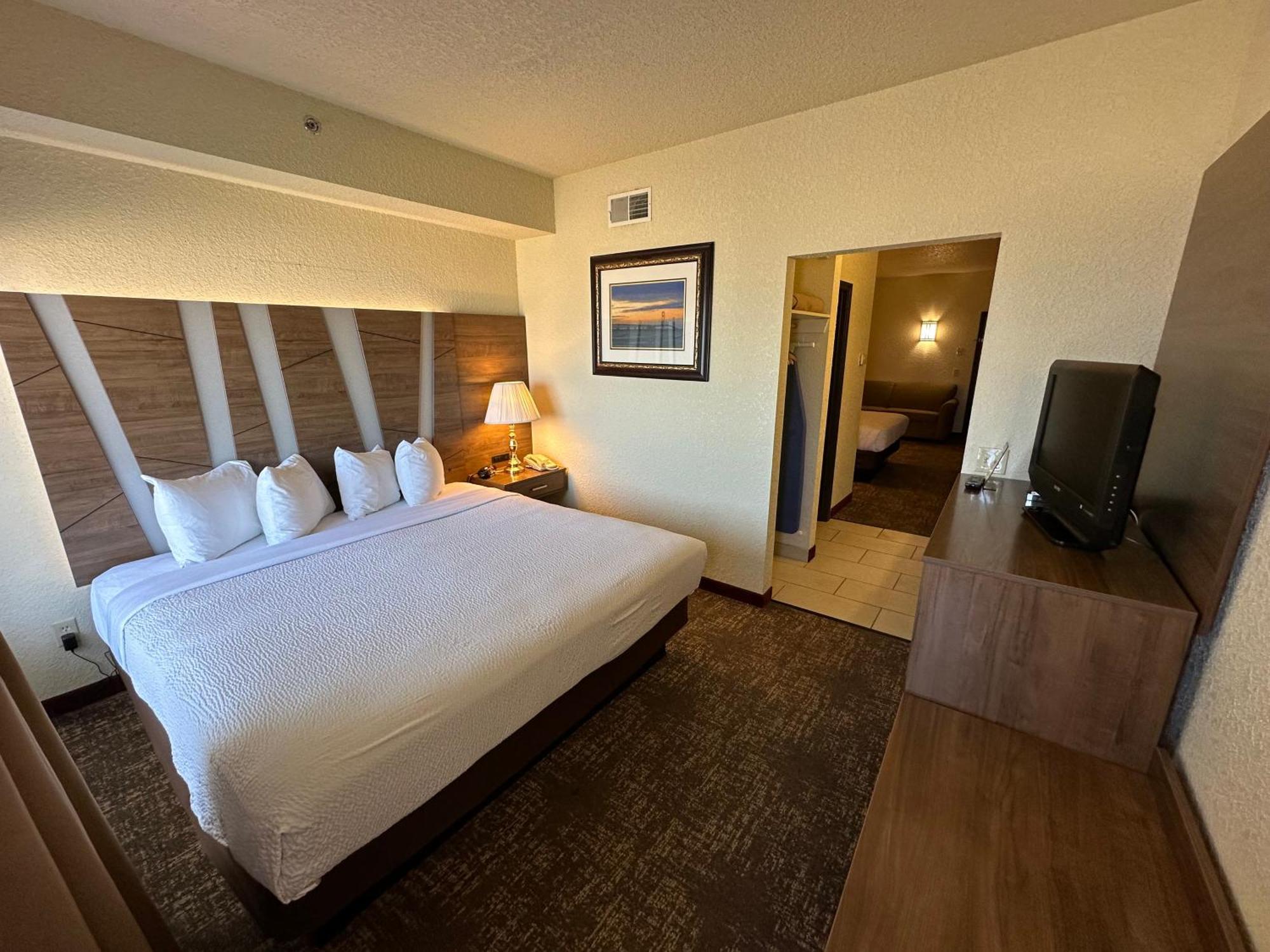 Mackinaw Beach And Bay Inn & Suites Mackinaw City Exteriör bild