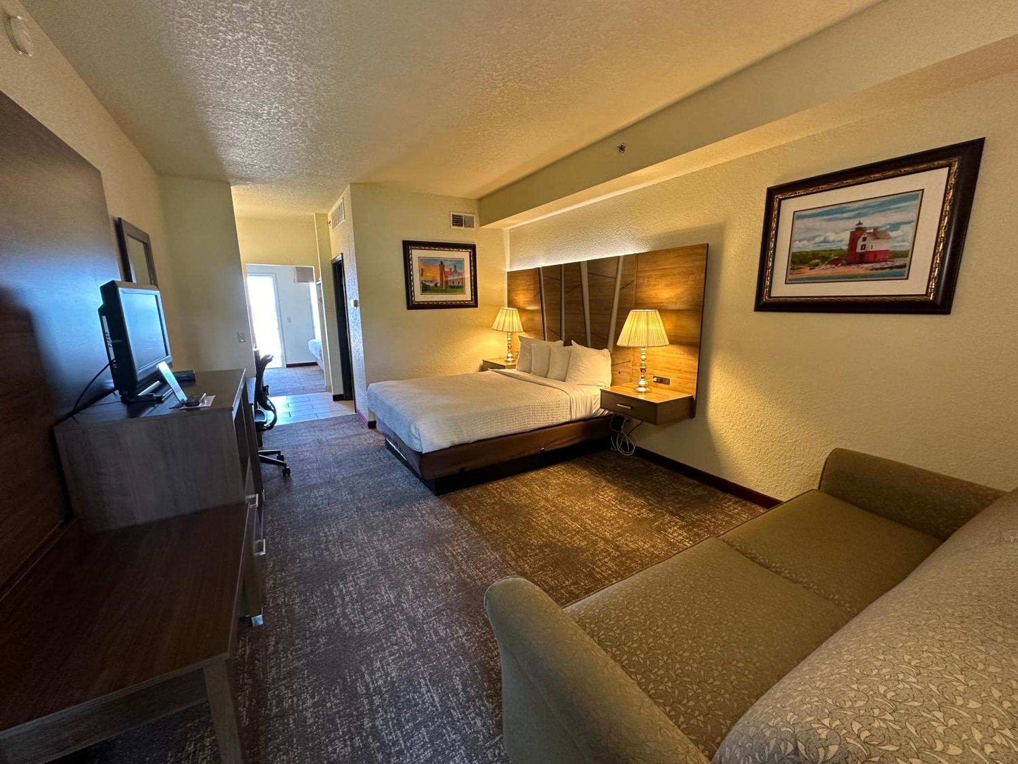 Mackinaw Beach And Bay Inn & Suites Mackinaw City Exteriör bild